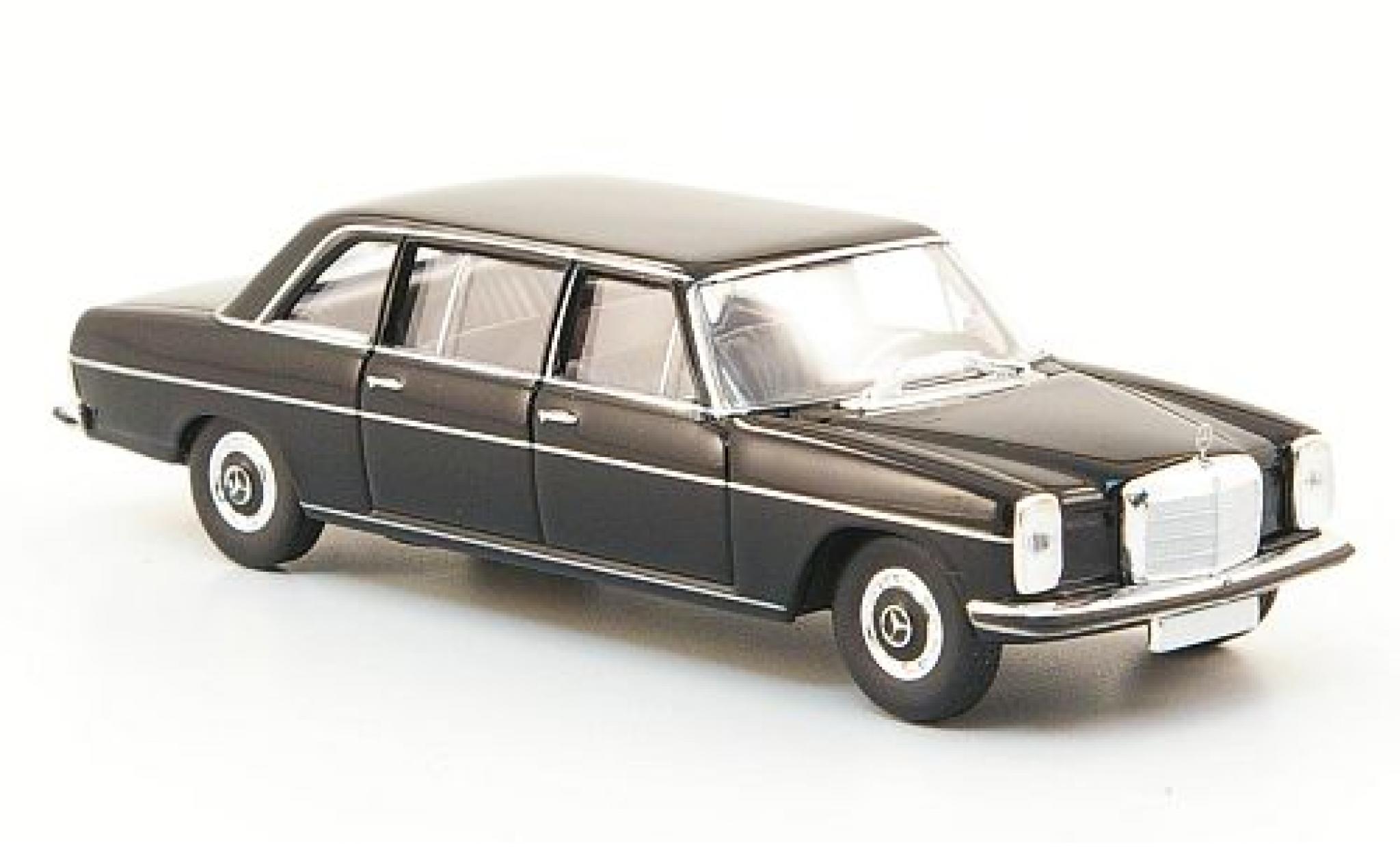 Mercedes 220 1/87 Brekina D lang (W115) zwart modelauto