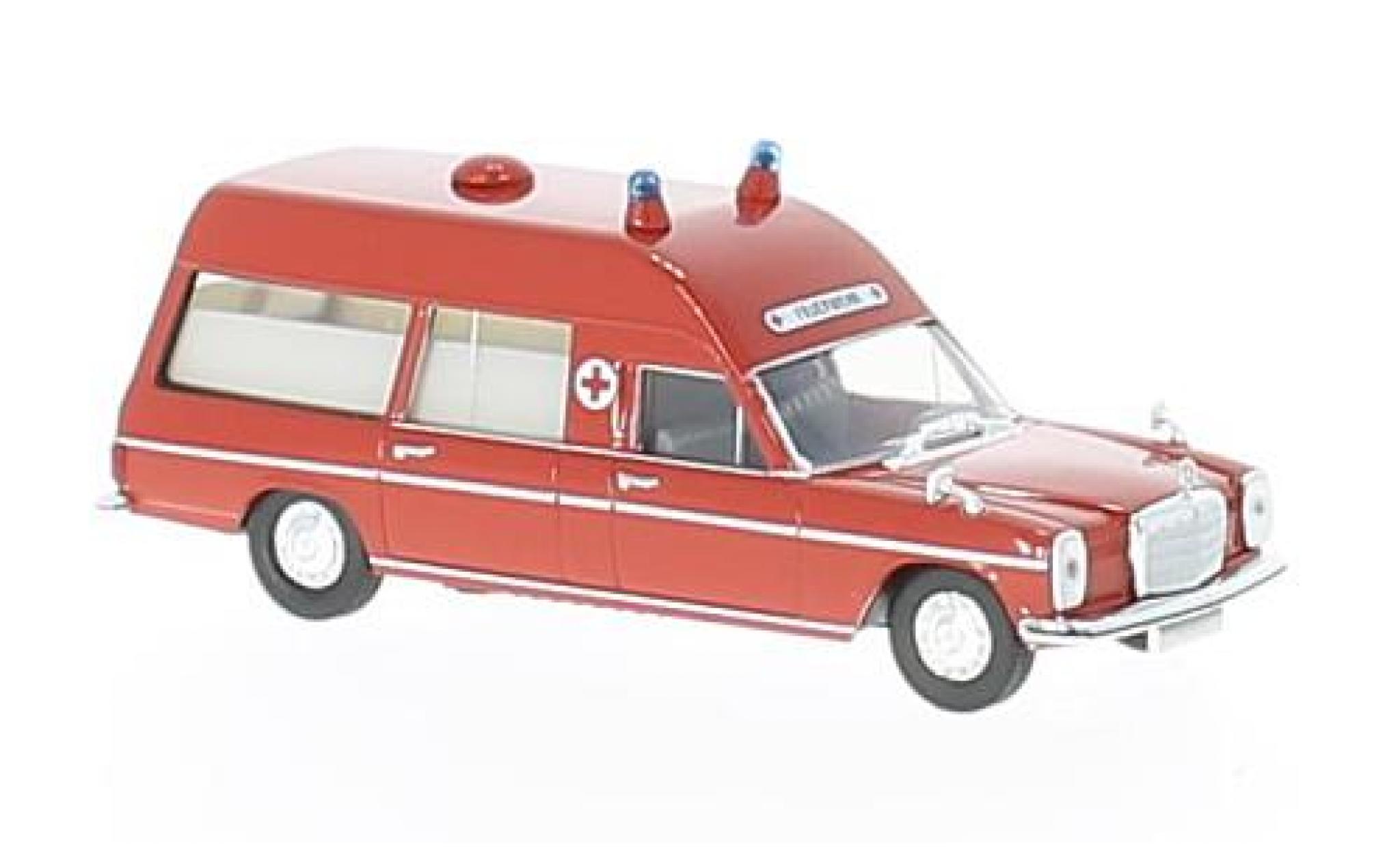Mercedes /8 1/87 Brekina rood ambulance modelauto