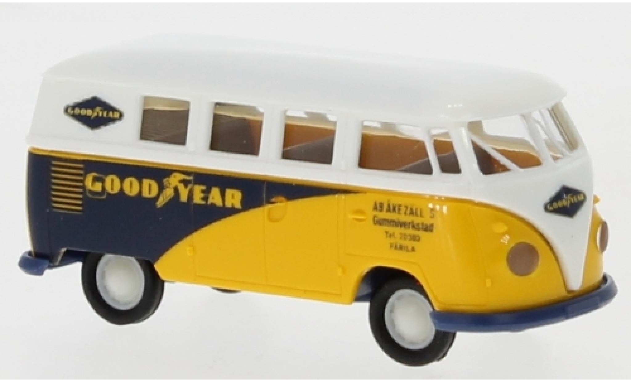 Volkswagen T1 1/87 Brekina b Stationwagen Goodyear 1960 modelauto