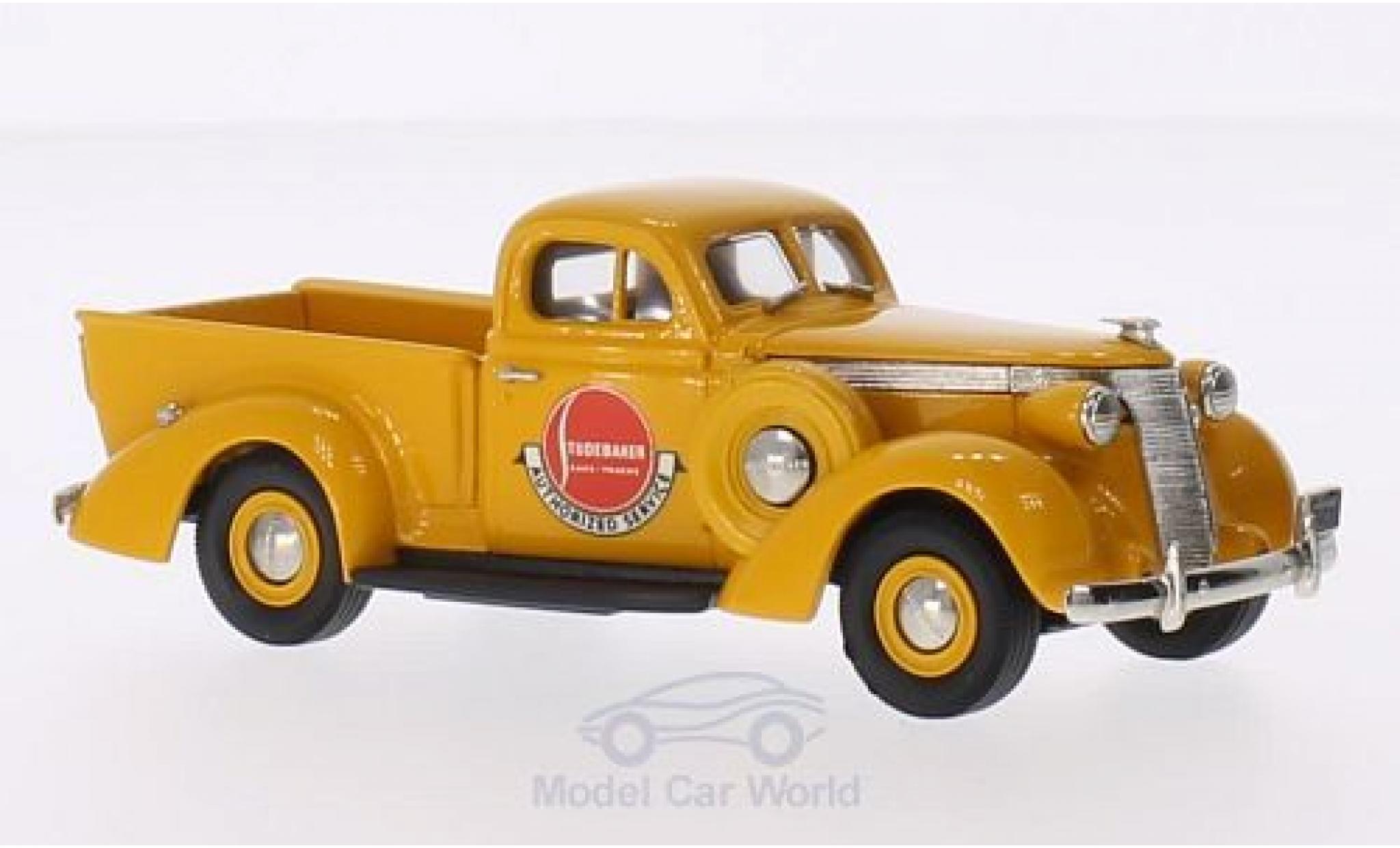 Studebaker Coupe Express 1/43 Brooklin Pick-Up geel Authorized Service 1937 modelauto