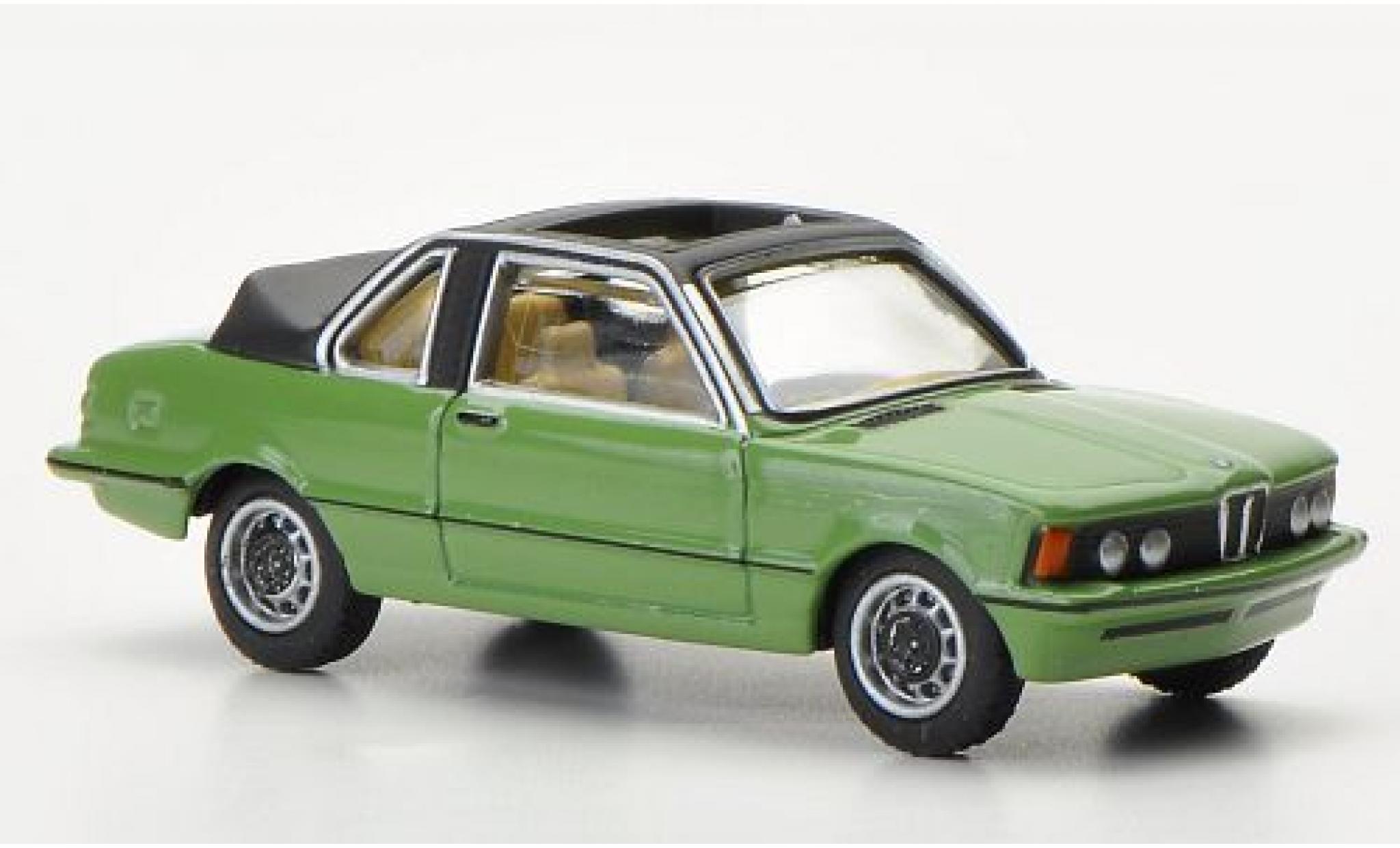 Bmw 320 1/87 Bub Baur Cabrio groen modelauto