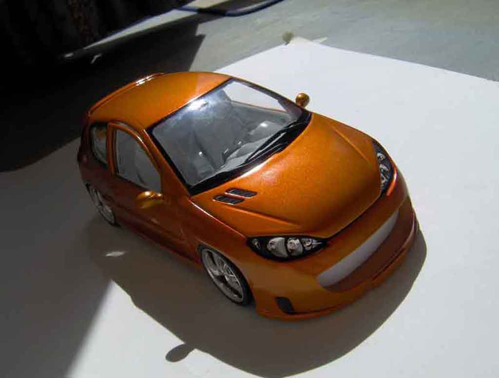 Peugeot 206 RC 1/18 Norev RC oranje modelauto