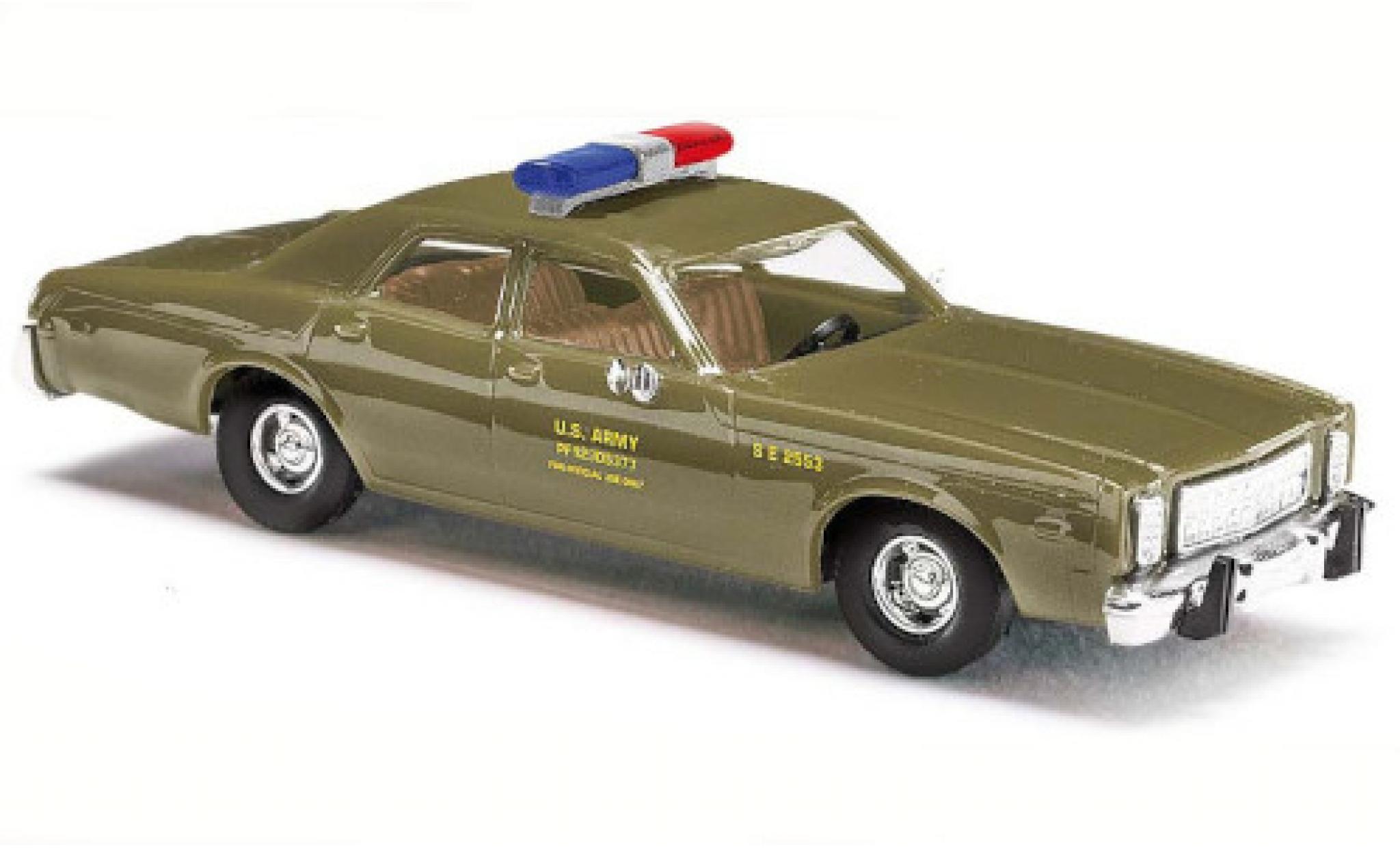 Plymouth Fury 1/87 Busch Military Politie 1976 modelauto