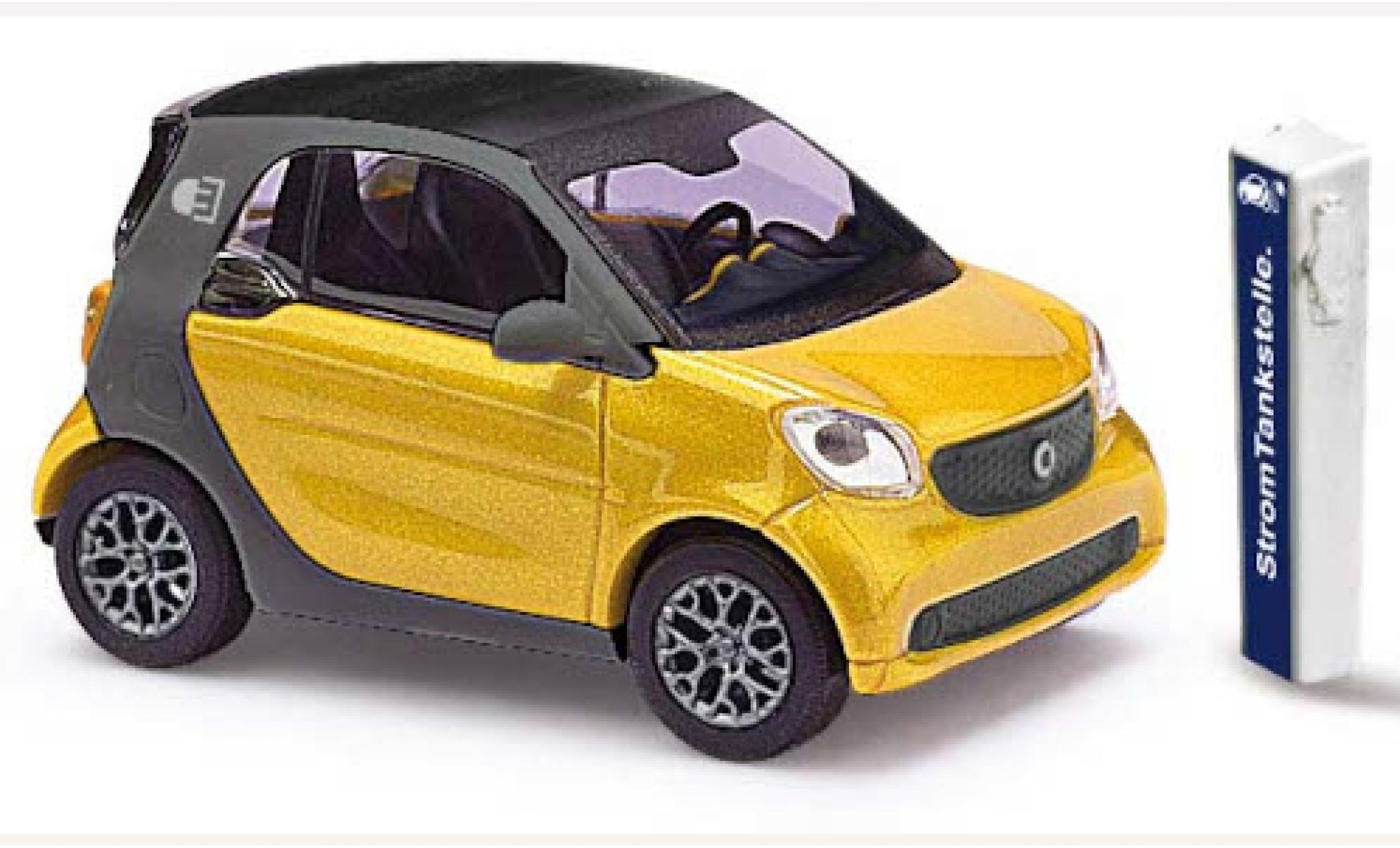 Smart ForTwo 1/87 Busch Fortwo Electric Drive gold 2014 modelauto