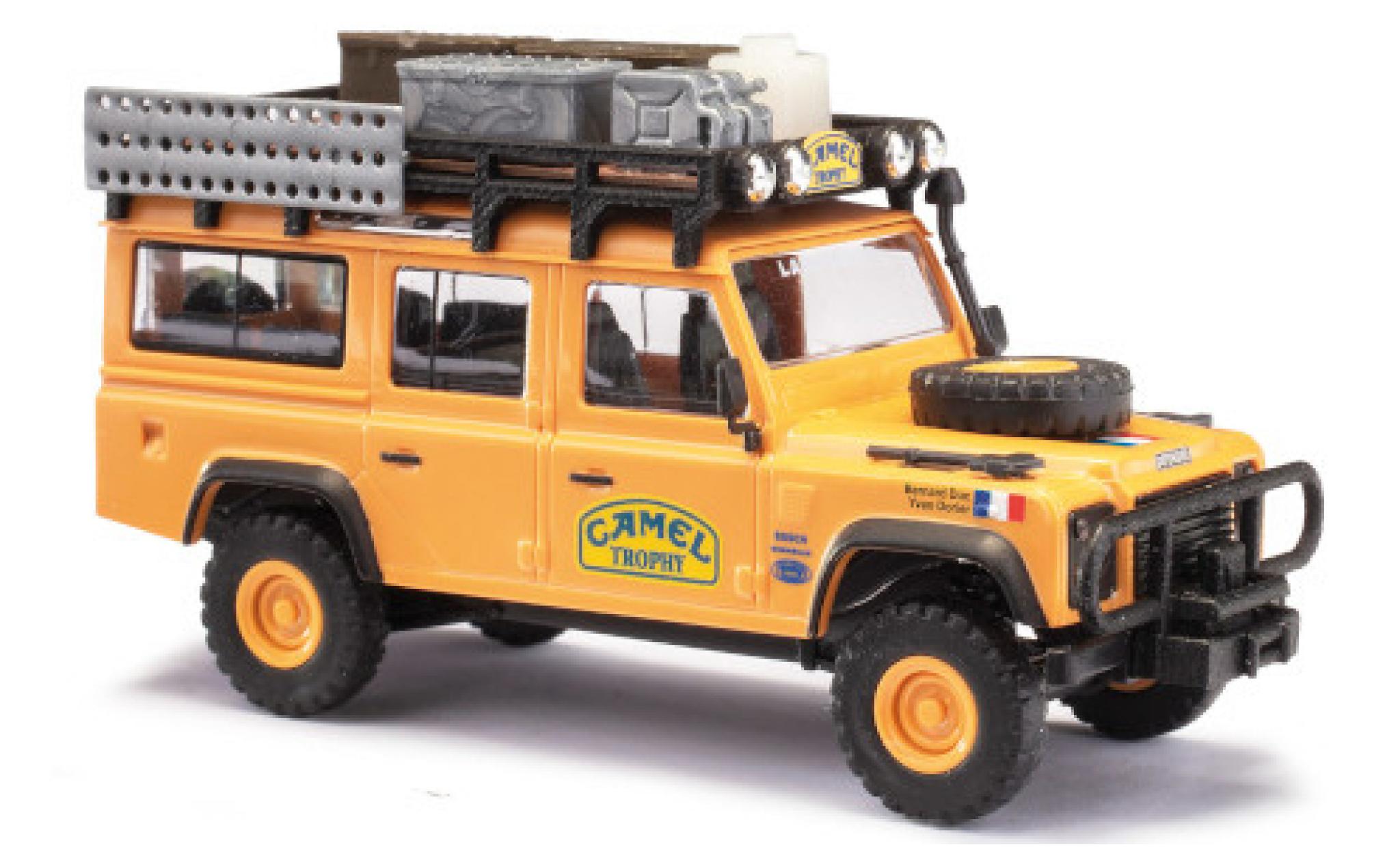 Land Rover Defender 1/87 Busch 110 Team France Camel Trophy Camel Trophy 1989 avec Rack de toit Y.Dorier/B.Duc modelauto