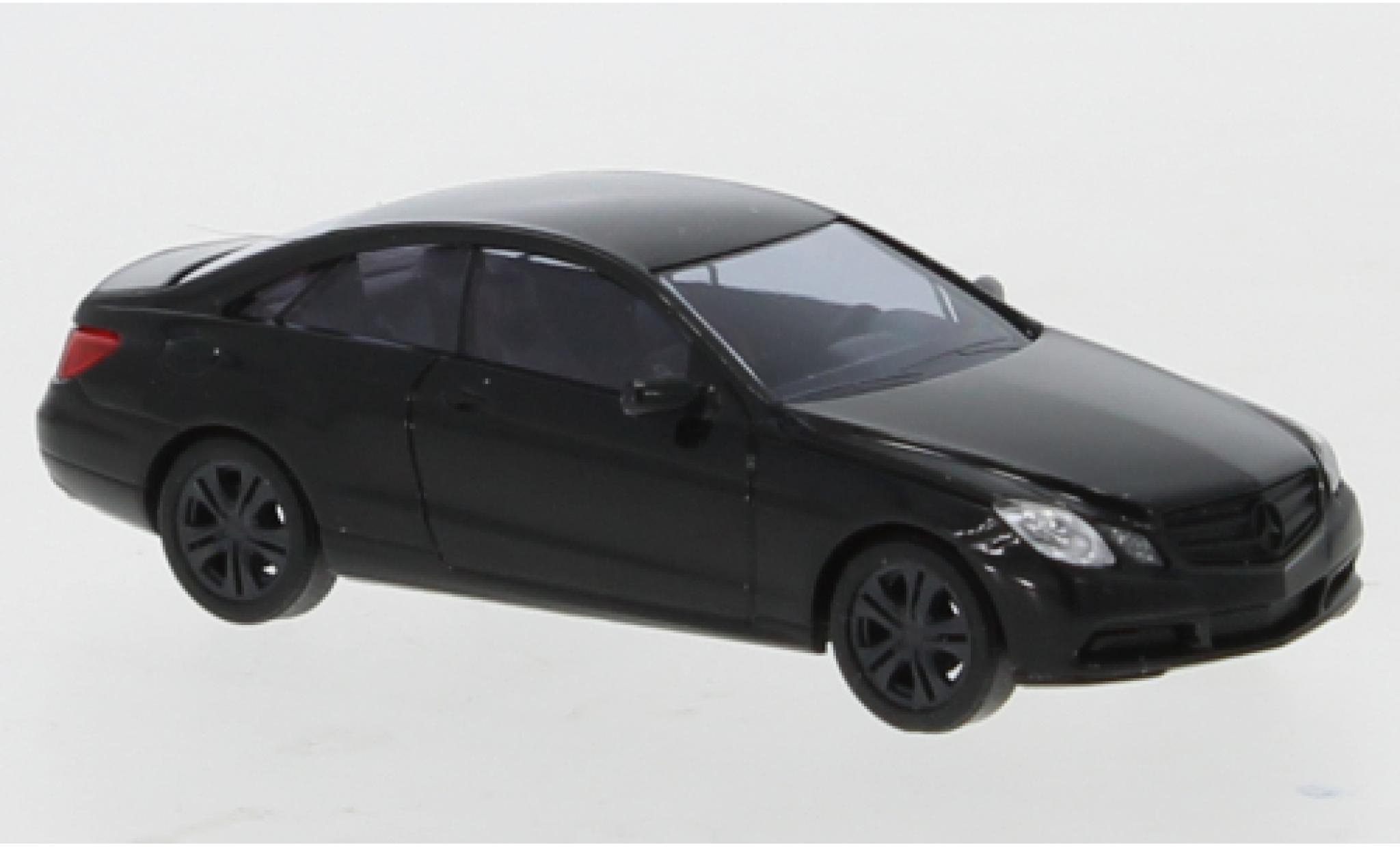 Mercedes Classe E 1/87 Busch Coupe (C207) zwart 2009 Black Edition modelauto