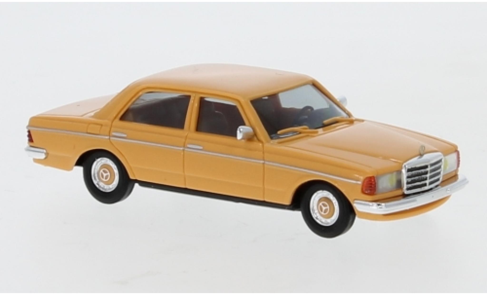 Mercedes Classe E 1/87 Busch (W123) 1977 avec geel Scheinwerfern modelauto