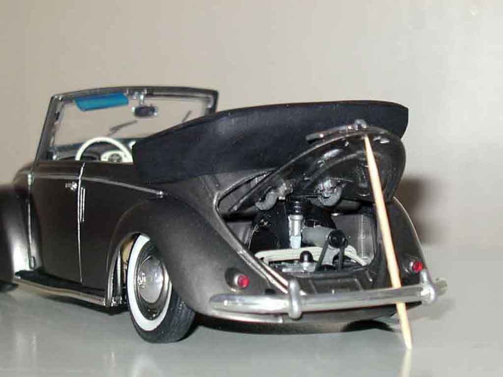 Volkswagen Kafer Base Coccinelle Cabriolet 51 grijs metallic 1/18 Maisto