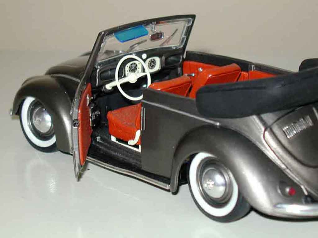 Volkswagen Kafer Base Coccinelle Cabriolet 51 grijs metallic 1/18 Maisto