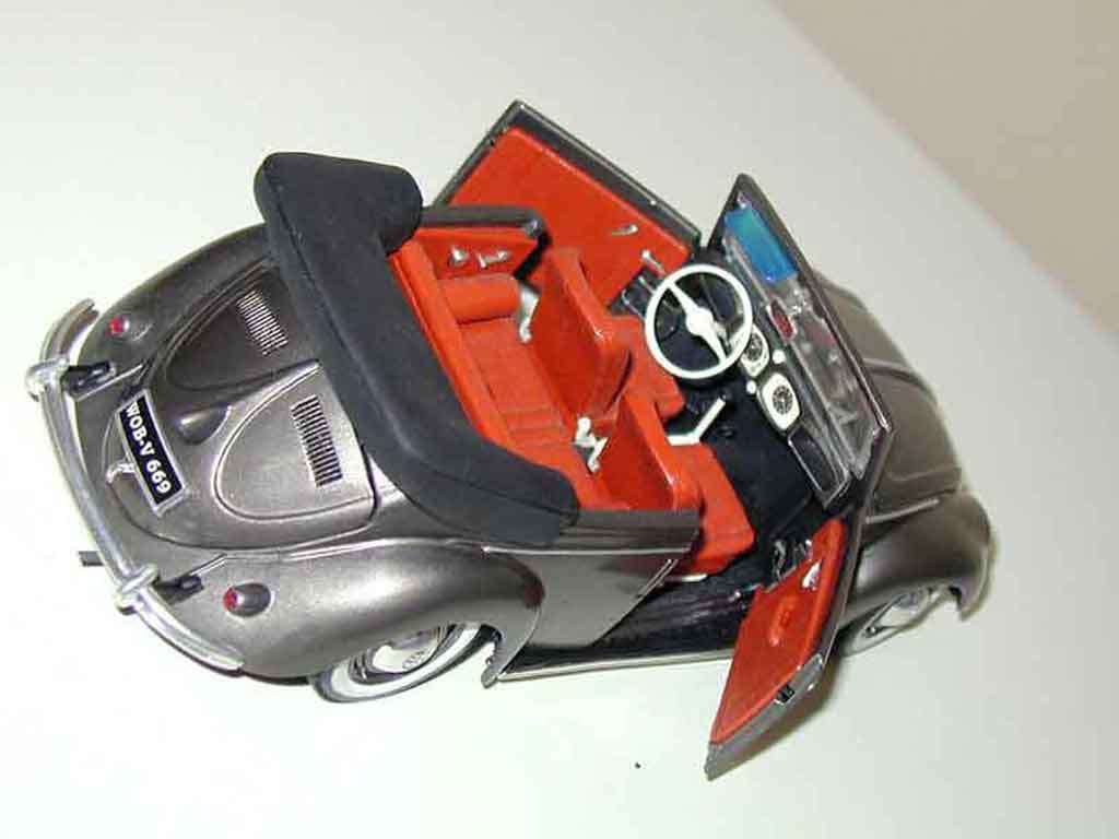 Volkswagen Kafer Base Coccinelle Cabriolet 51 grijs metallic 1/18 Maisto