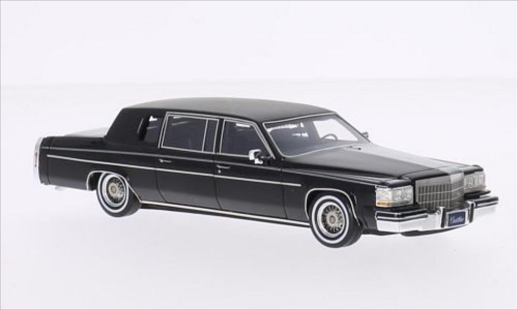 Cadillac Fleetwood 1/43 GLM Formal Sedan zwart/matt-zwart 1984 modelauto