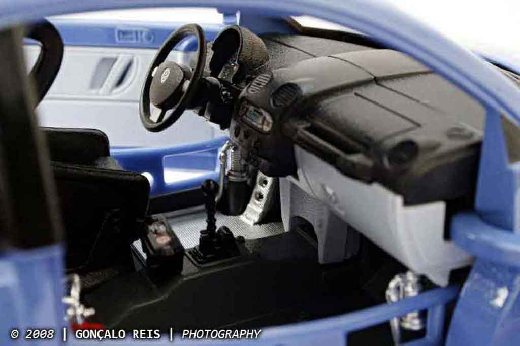 Volkswagen New Beetle RSI cup street edition 1/18 Burago
