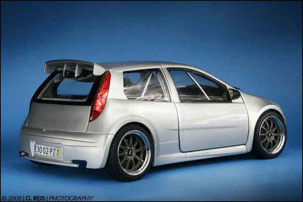 Fiat Punto Super 1600 street 1/18 Ricko
