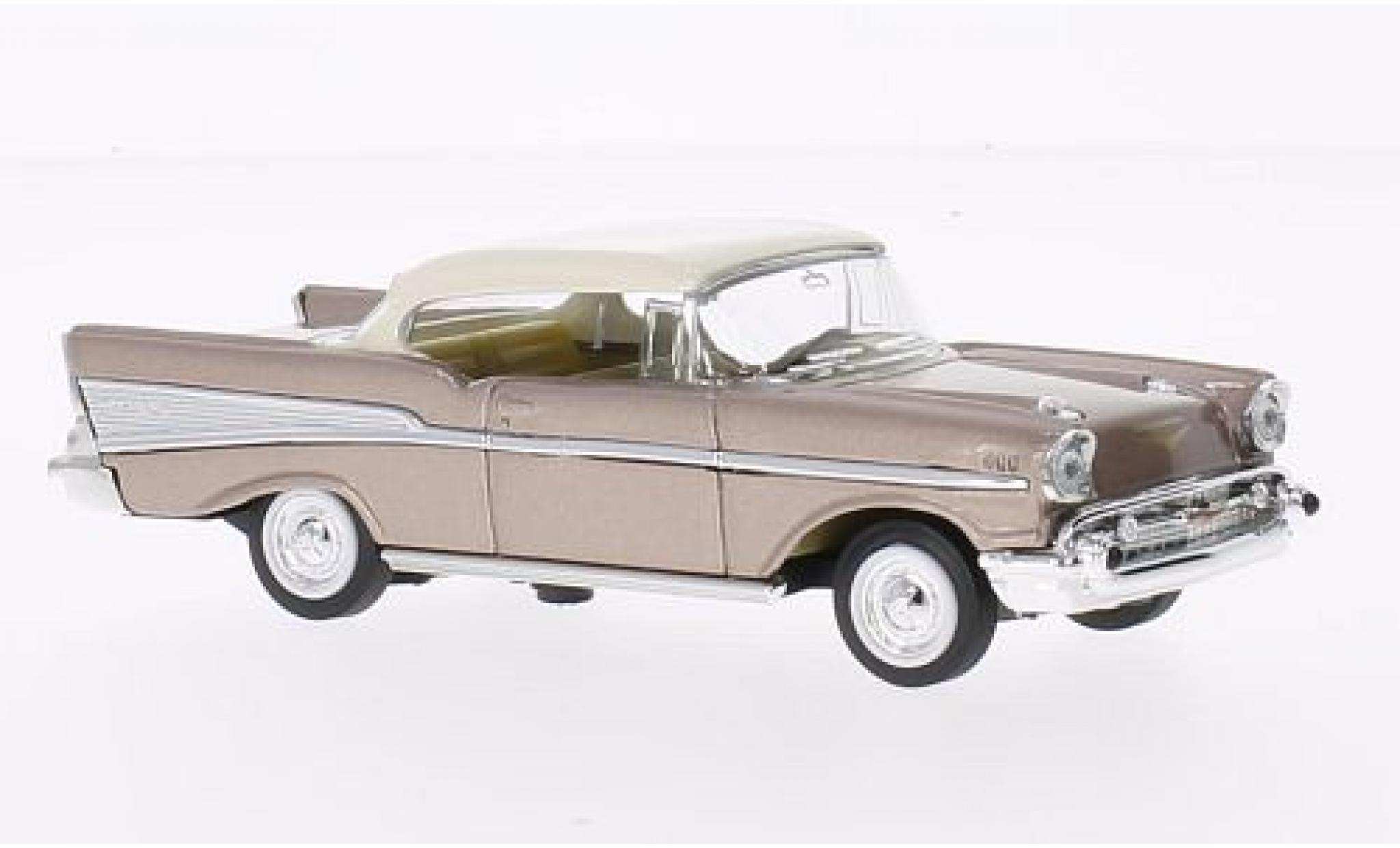 Chevrolet Bel Air 1/43 Lucky Die Cast roze Lucky Die Cas 1:43 modelauto