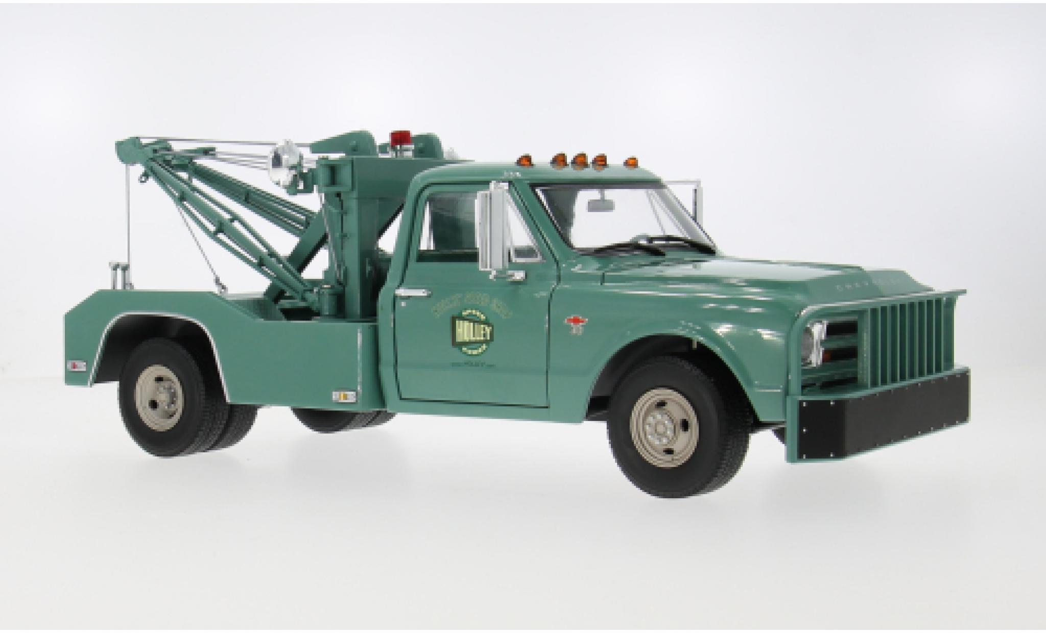 Chevrolet C-30 1/18 Greenlight Dually Wrecker groen 1967 Holley Speed Shop 1:18 modelauto