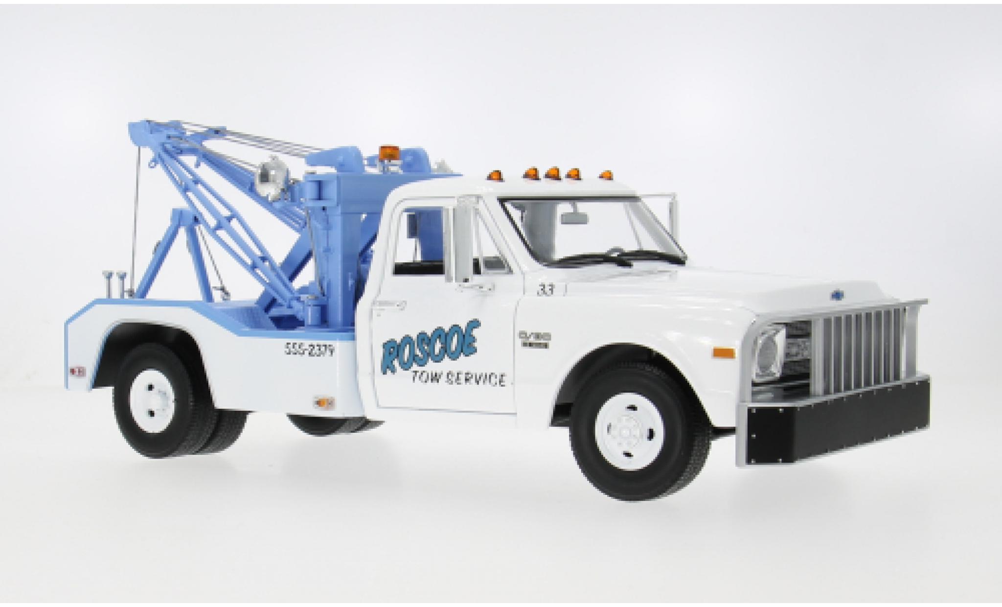 Chevrolet C-30 1/18 Greenlight Dually Wrecker wit 1969 Roscoe Tow Service 1:18 modelauto