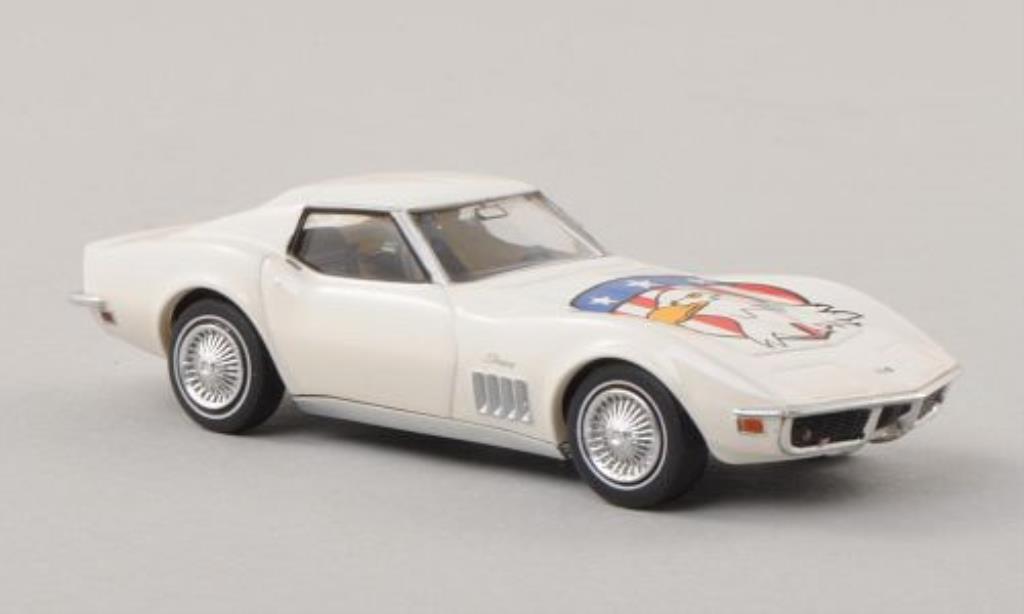 Chevrolet Corvette C3 1/87 Brekina C3 American Eagle wit mit Dekor auf Motorhaube modelauto