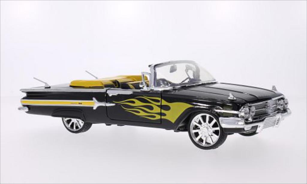 Chevrolet Impala 1/18 Motormax Tuning zwart/Dekor 1960 modelauto