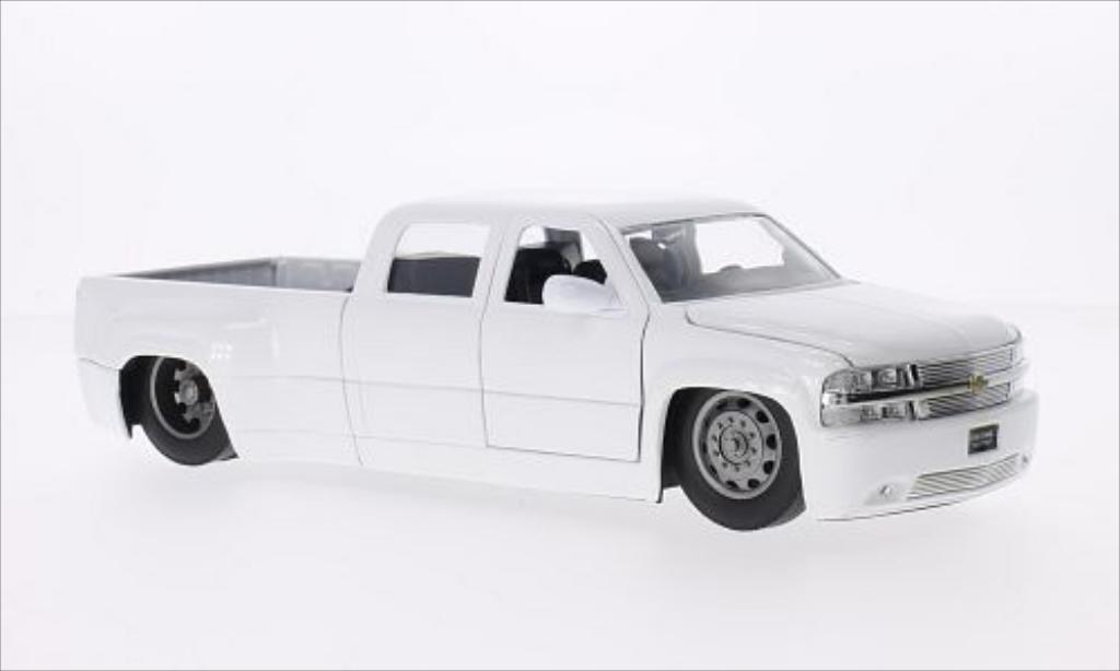 Chevrolet Silverado 1/24 Jada Toys Dooley wit 1999 modelauto