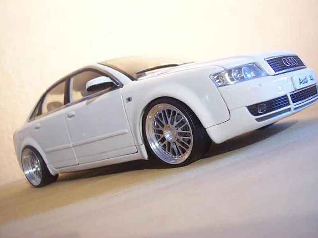 Audi A4 1/18 Minichamps wit jantes bbs modelauto