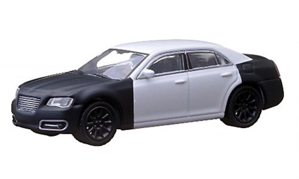 Chrysler 300C 1/64 Greenlight wit/matt-zwart 2013 modelauto