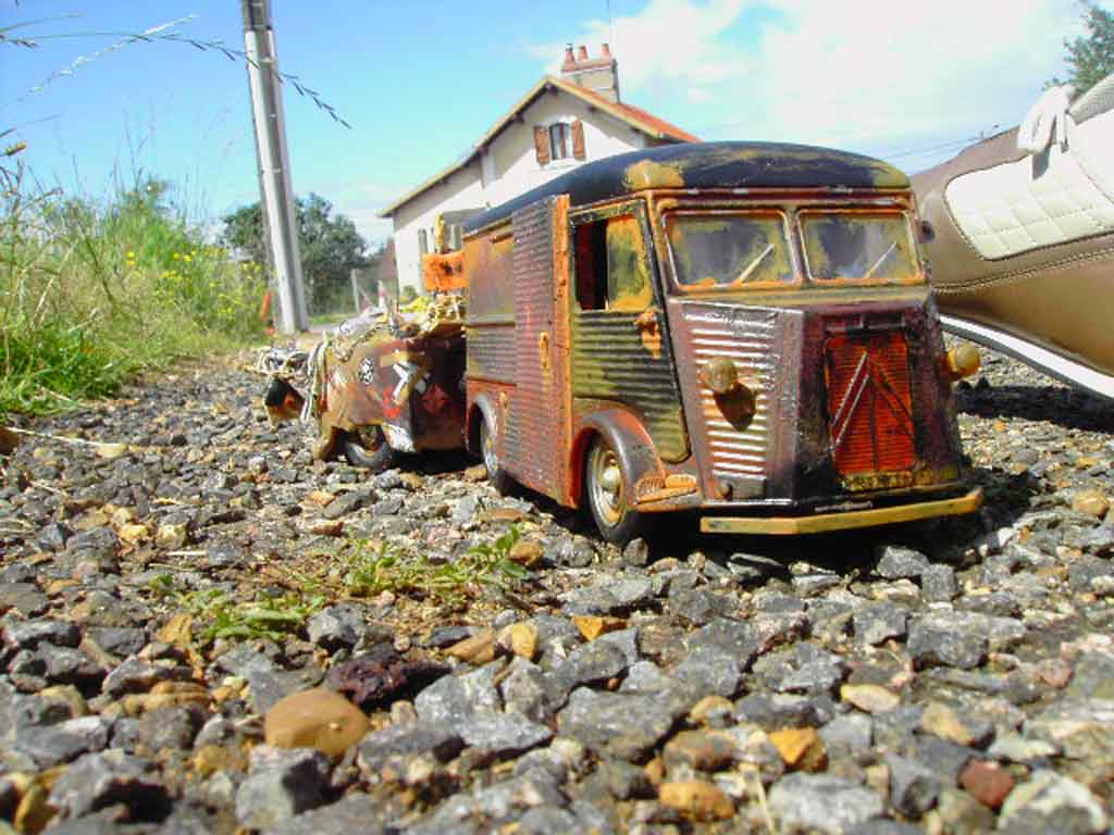 Citroen HY 1/18 Solido rouille et remorque modelauto