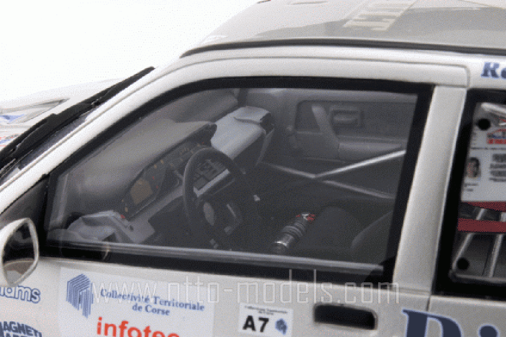 Renault Clio Maxi tour de corse 1995 1/18 Ottomobile