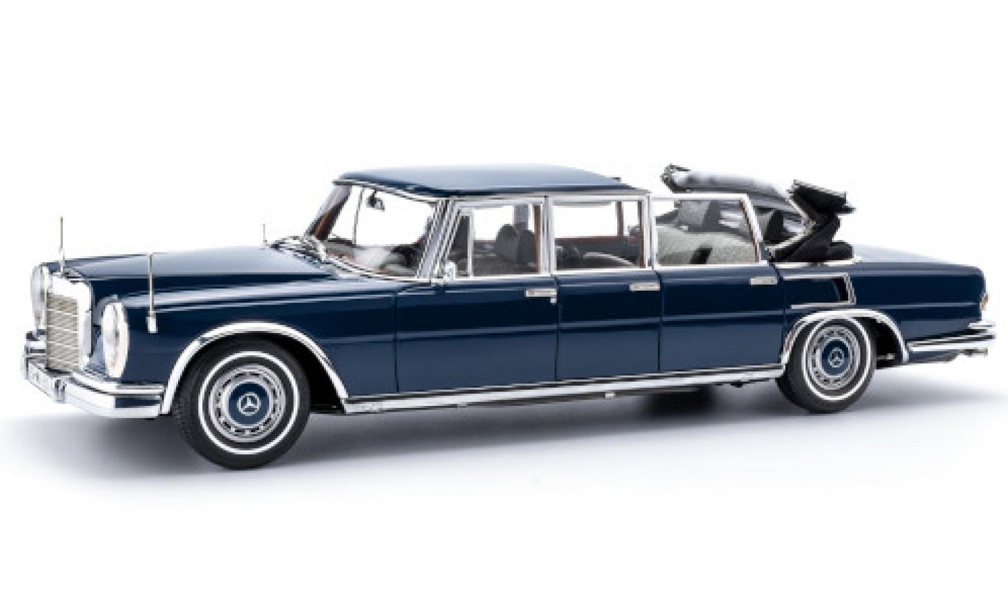Mercedes 600 1/18 CMC Pullman Landaulet (W100) blauw 1965 modelauto