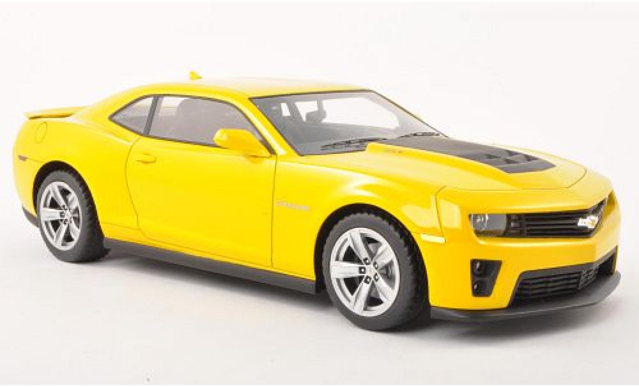 Chevrolet Camaro 1/18 CMF ZL1 geel 2011 modelauto