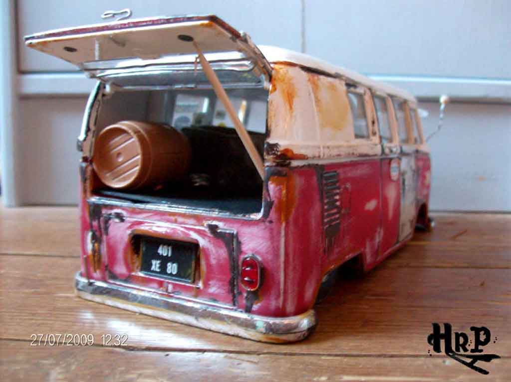 Volkswagen Combi Base hoodride 1/18 Solido