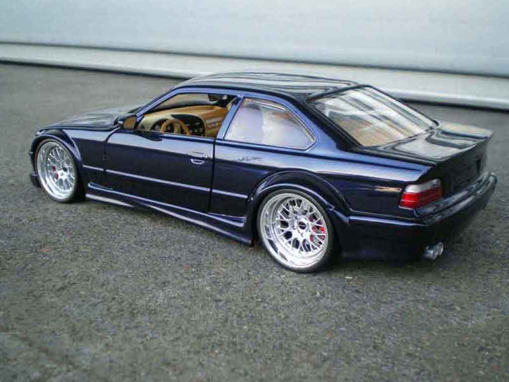 Bmw M3 E36 1/18 Ut Models GTR E36 blauw jantes larges modelauto