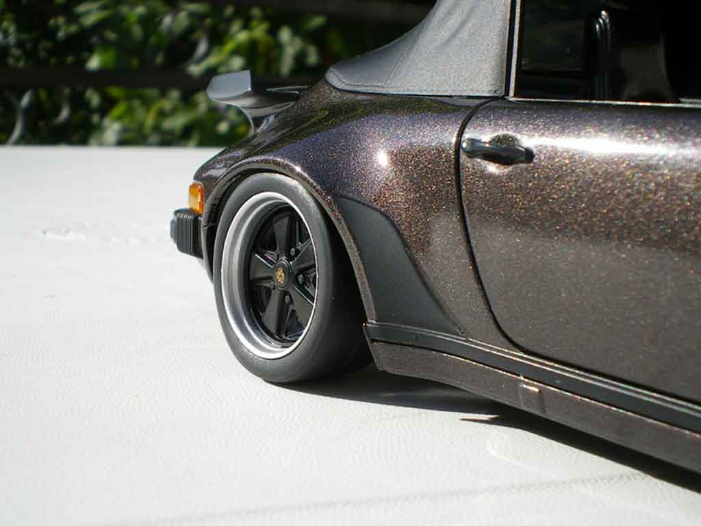 Porsche 911 Turbo 3.3 cabriolet 1/18 Norev
