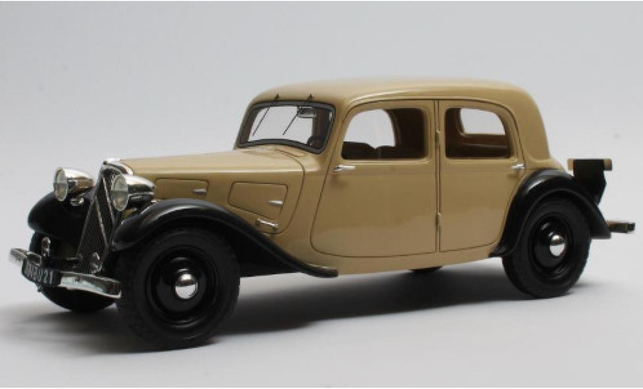 Citroen Traction 1/18 Cult Scale Models Avant 7CV beige/zwart 1935 modelauto