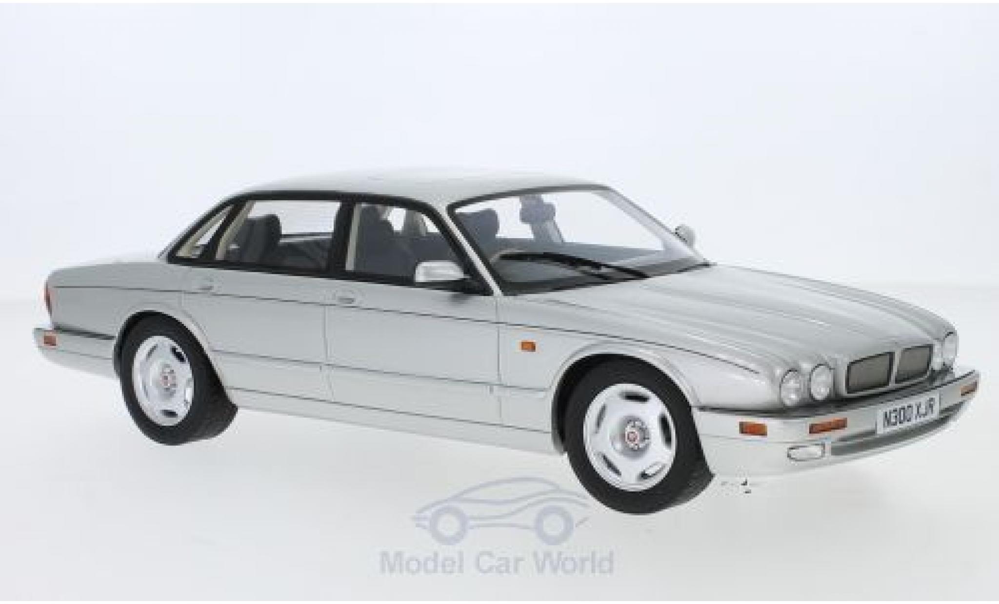 Jaguar XJ 1/18 Cult Scale Models R (X300) grijs RHD 1995 modelauto