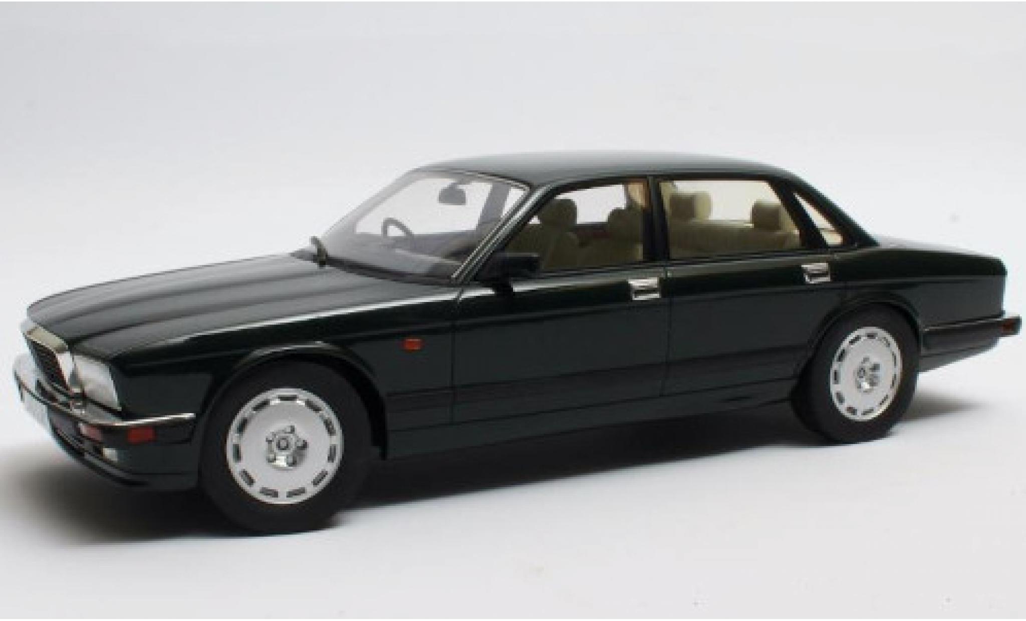 Jaguar XJ 1/18 Cult Scale Models R (40) groen RHD 1990 modelauto