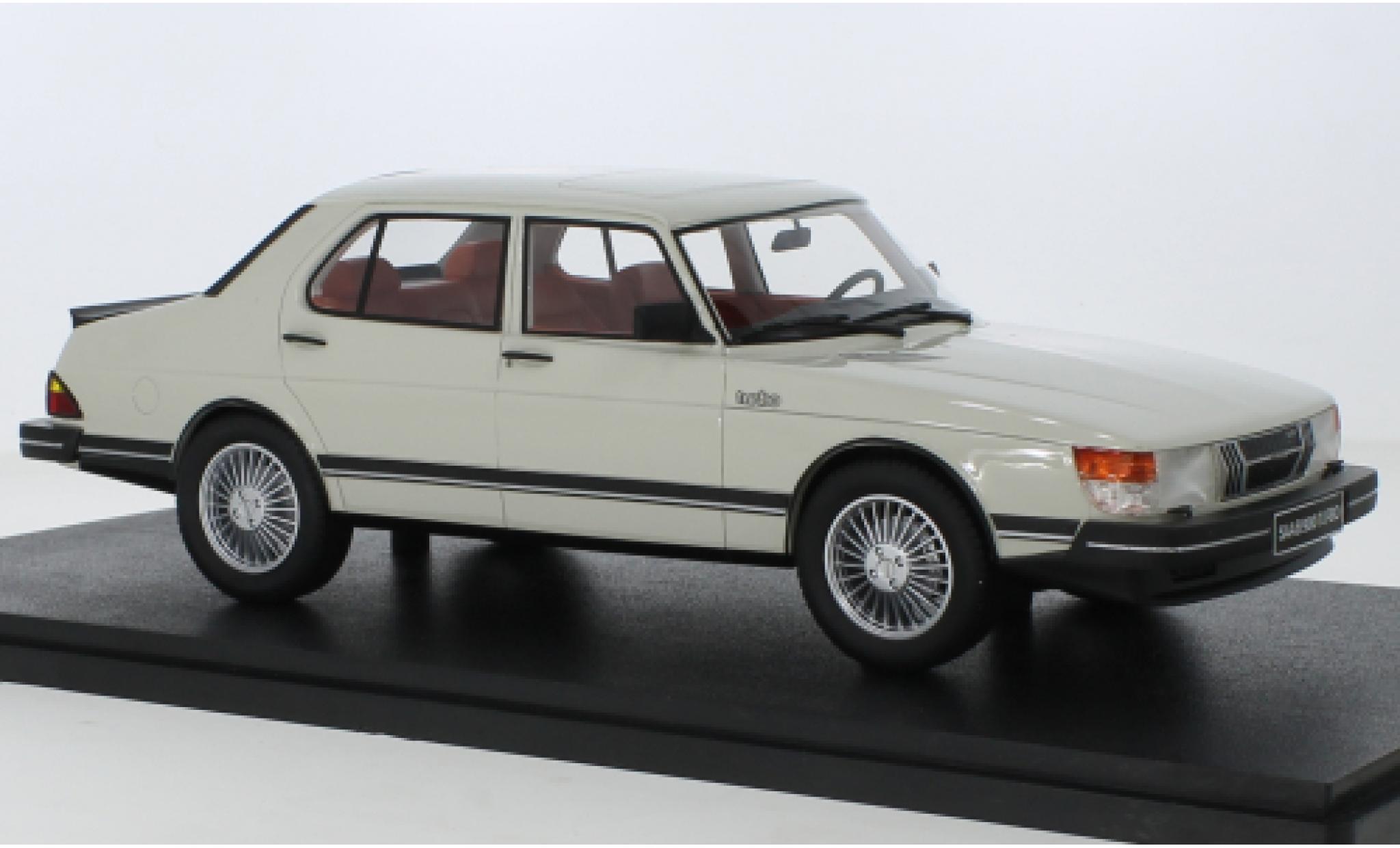 Saab 900 1/18 Cult Scale Models Turbo wit 1983 modelauto