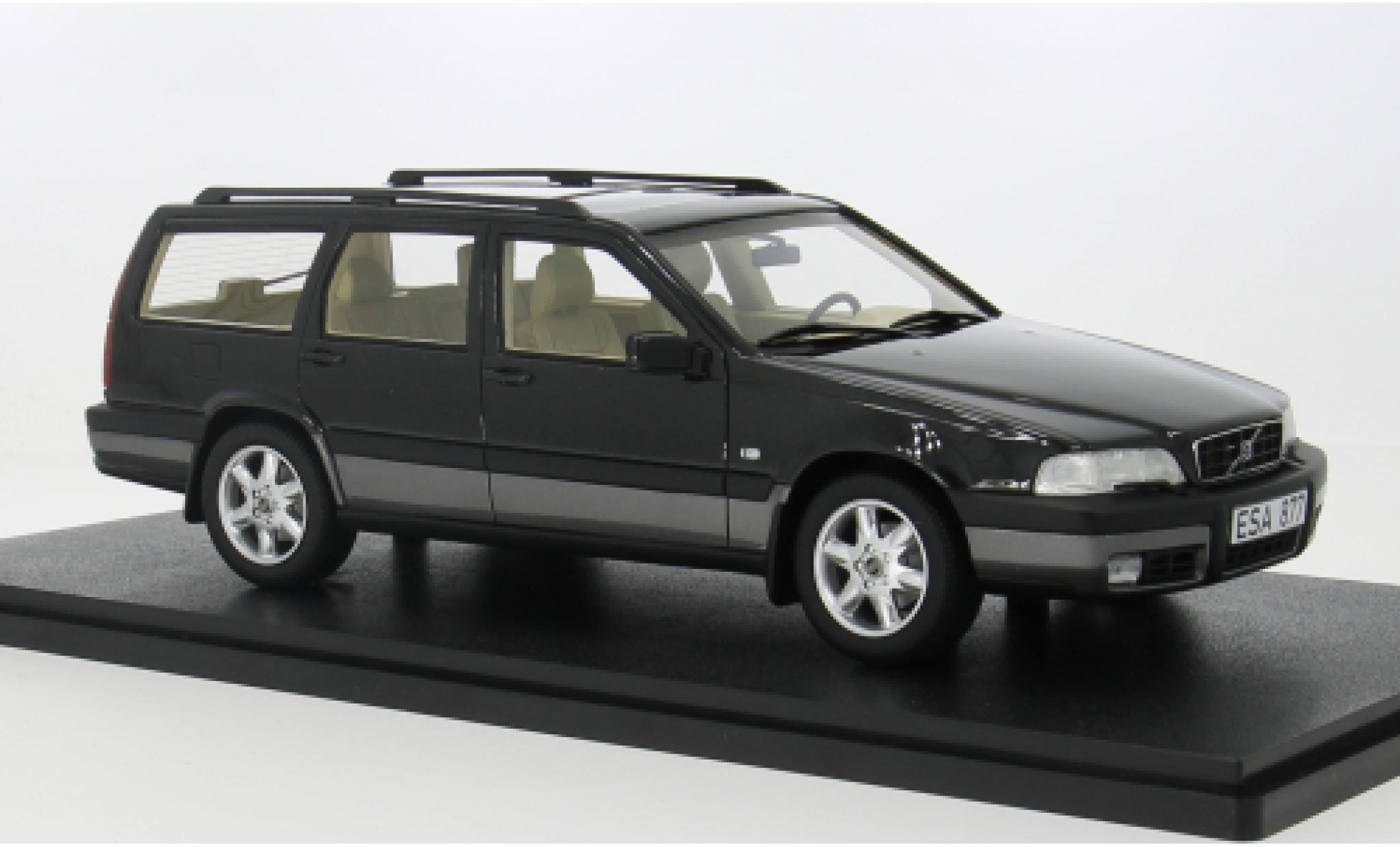 Volvo V70 1/18 Cult Scale Models XC zwart 1996 1:18 modelauto