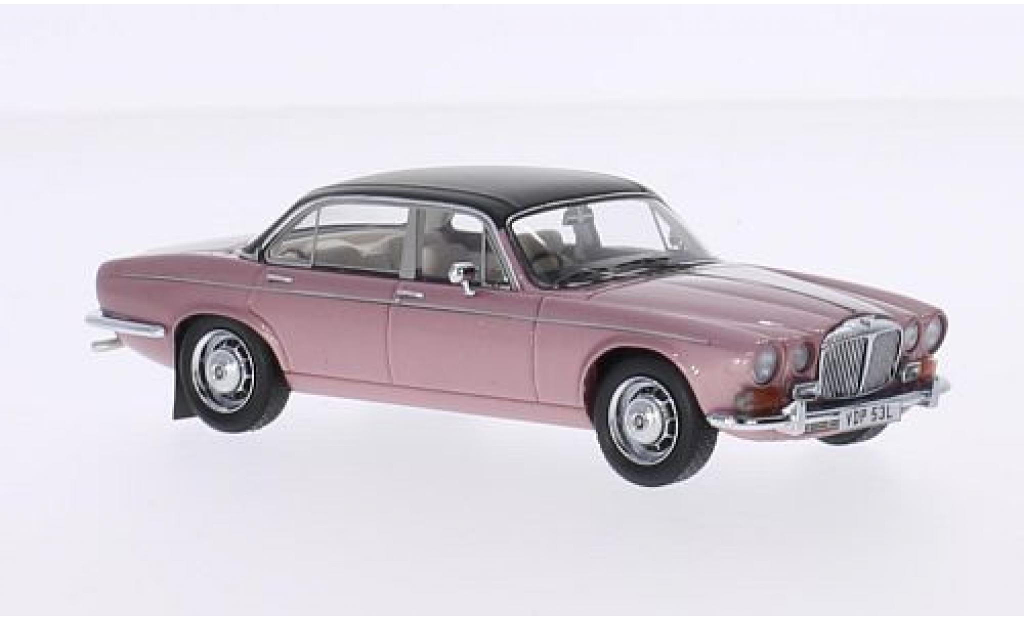Daimler Double Six 1/43 Matrix Van roze 1:43 modelauto