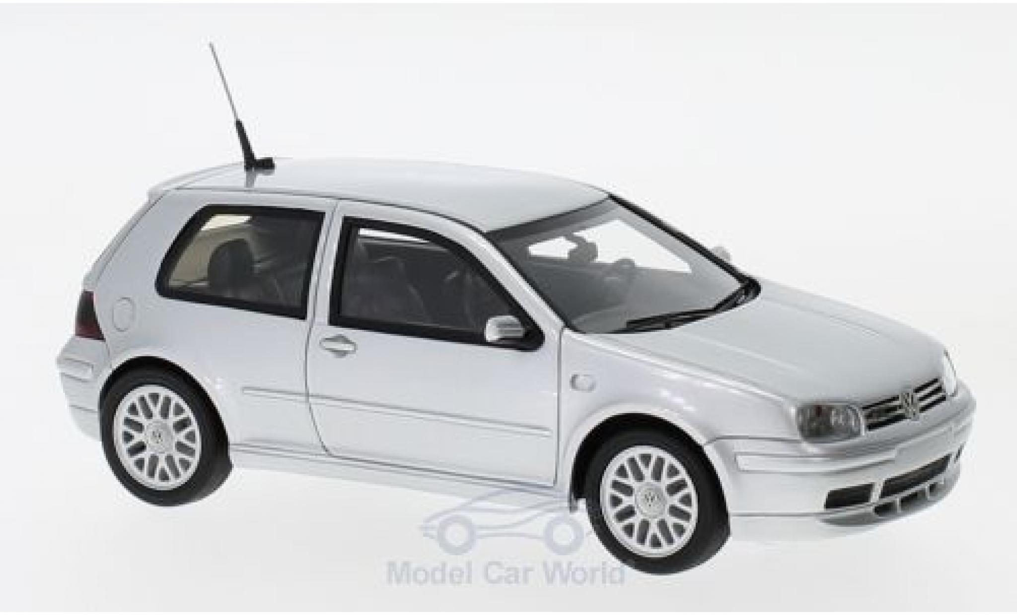 Volkswagen Golf V GTI 1/43 DNA Collectibles IV GTI grijs 2002 25th Anniversary modelauto