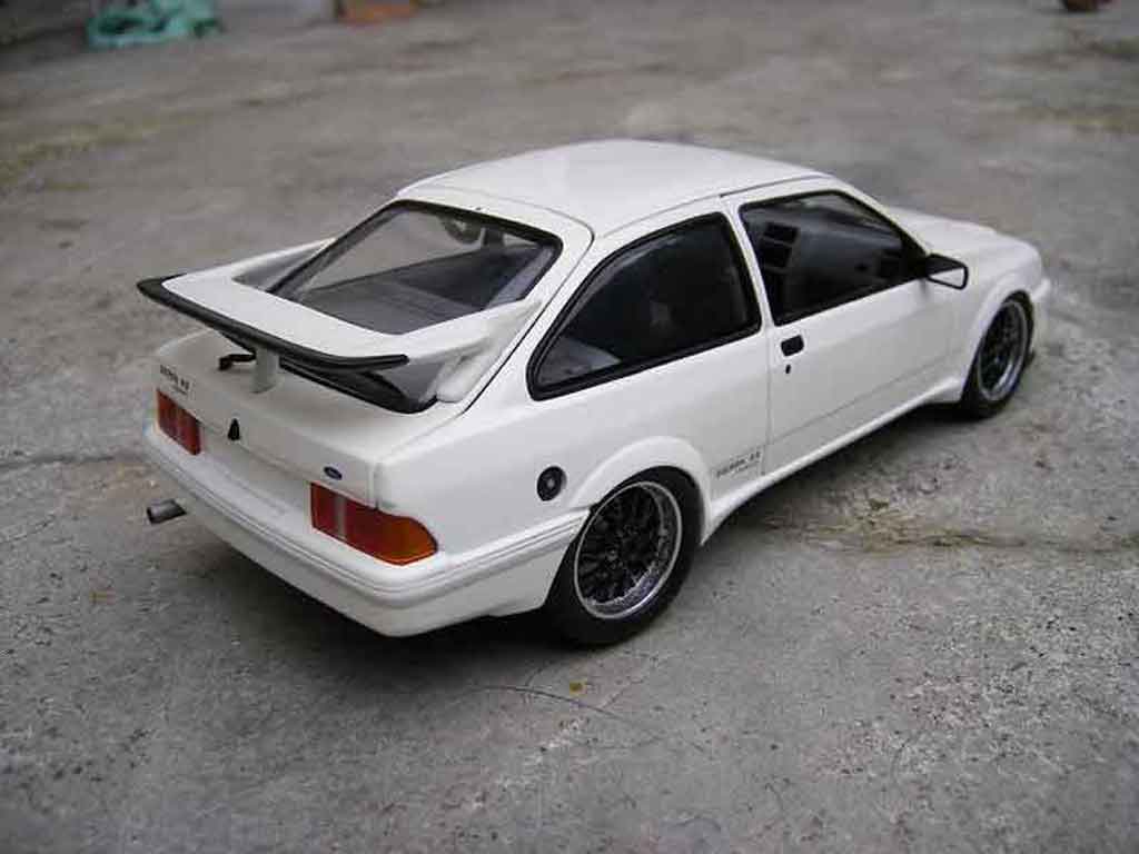 Ford Sierra Cosworth RS tuning wit 1/18 Minichamps