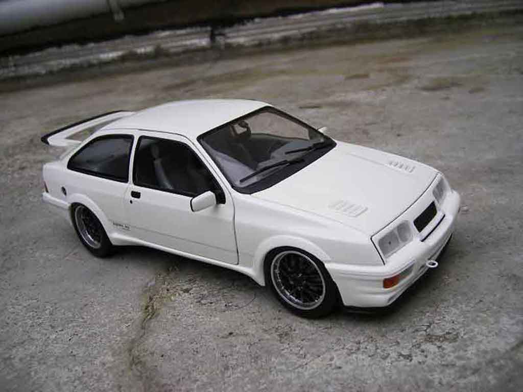 Ford Sierra Cosworth RS tuning wit 1/18 Minichamps