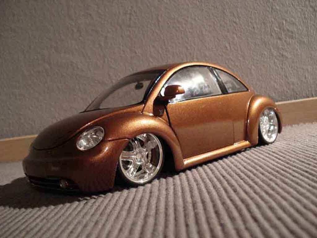 Volkswagen New Beetle 1/18 Maisto lv up modelauto
