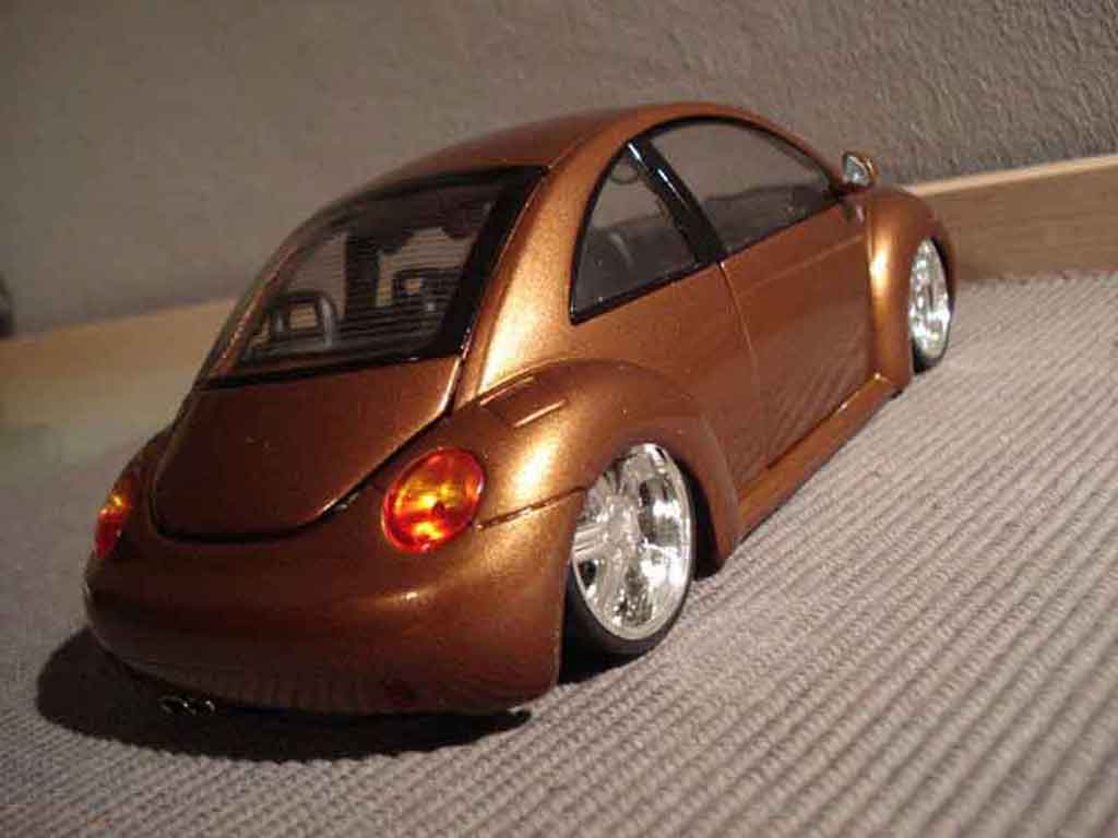 Volkswagen New Beetle Base lv up 1/18 Maisto