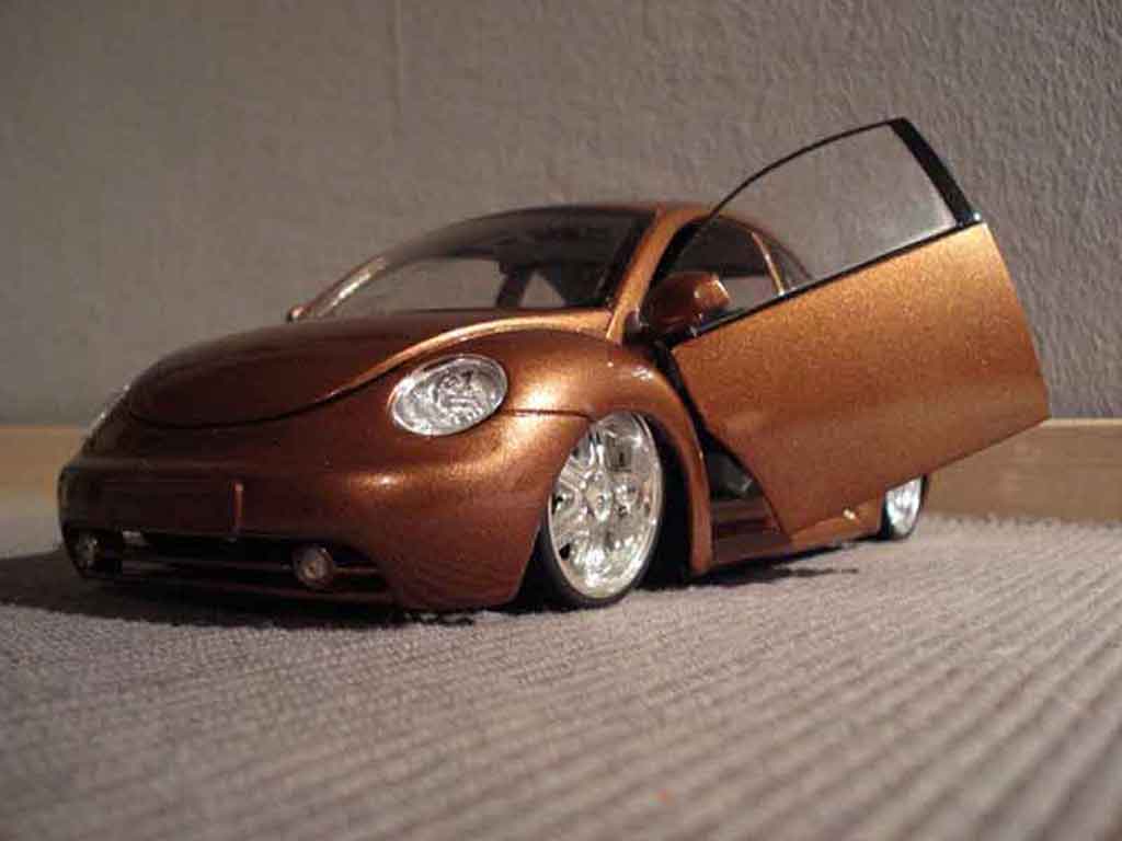 Volkswagen New Beetle Base lv up 1/18 Maisto
