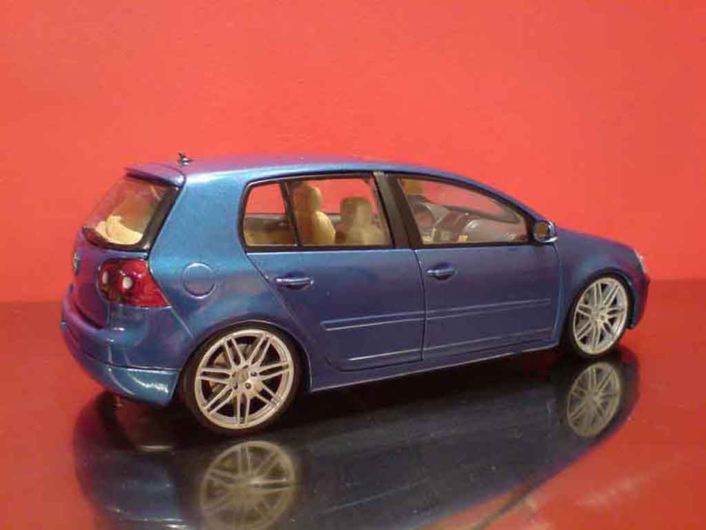 Volkswagen Golf GTI rs5 1/18 Burago