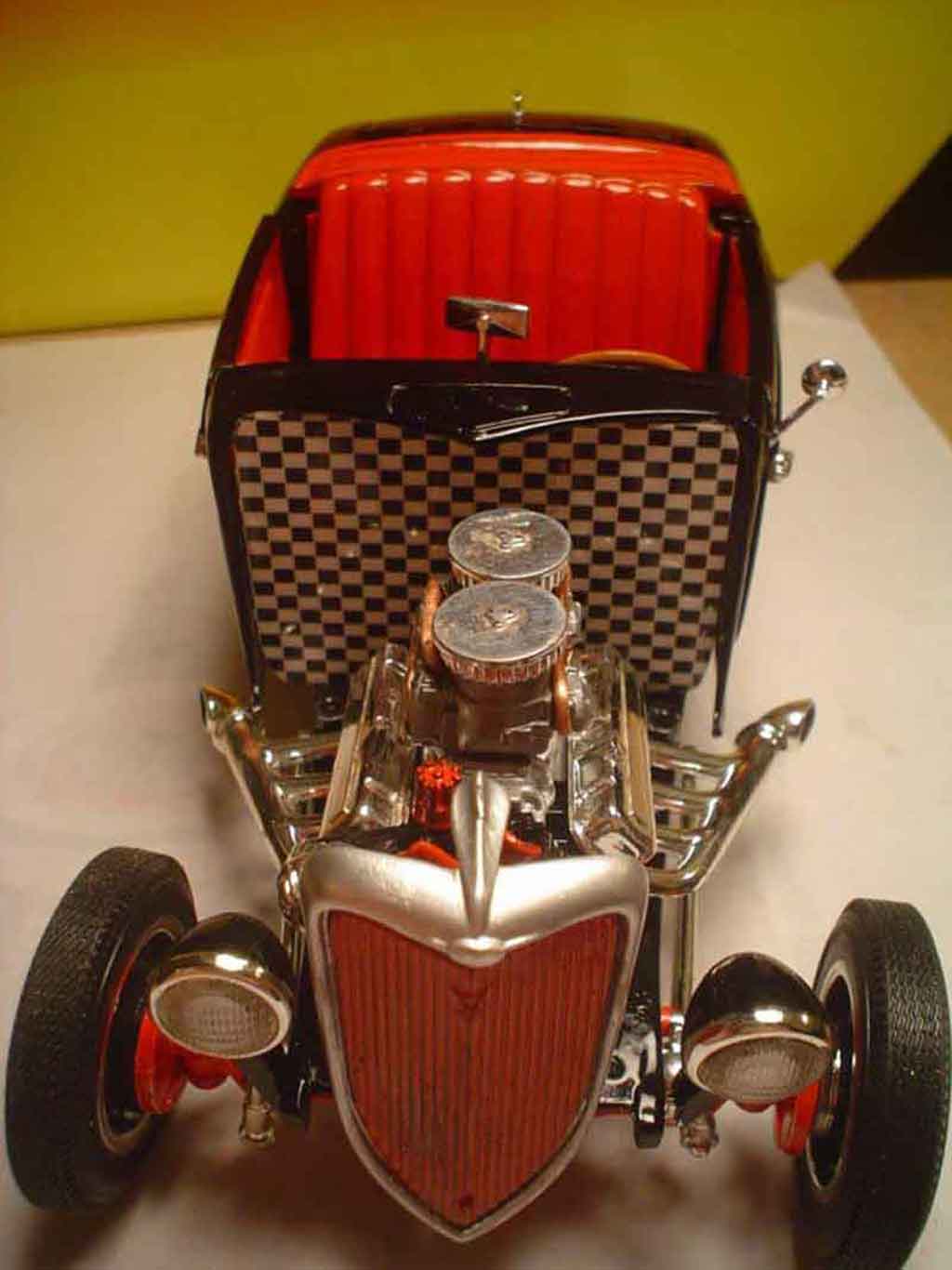 Ford 1934 Hot Rod roadster 1/18 Ertl