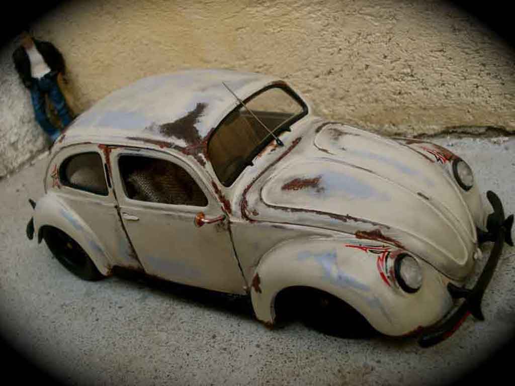 Volkswagen Kafer Base split 1951 old school 1/18 Maisto