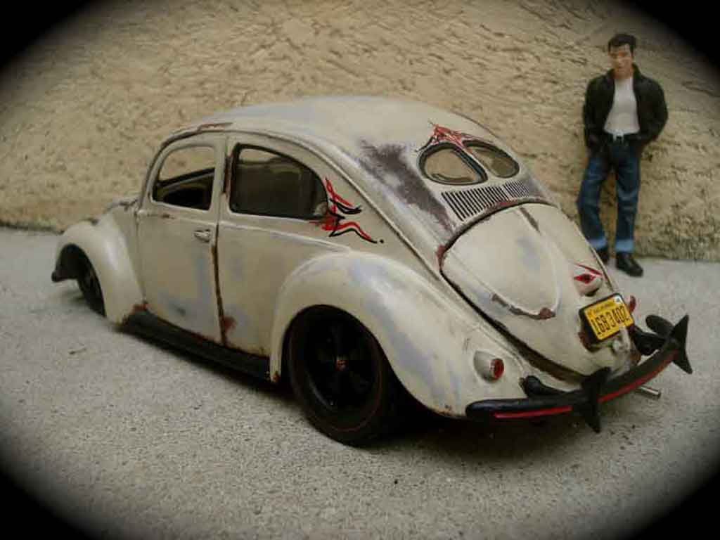 Volkswagen Kafer Base split 1951 old school 1/18 Maisto