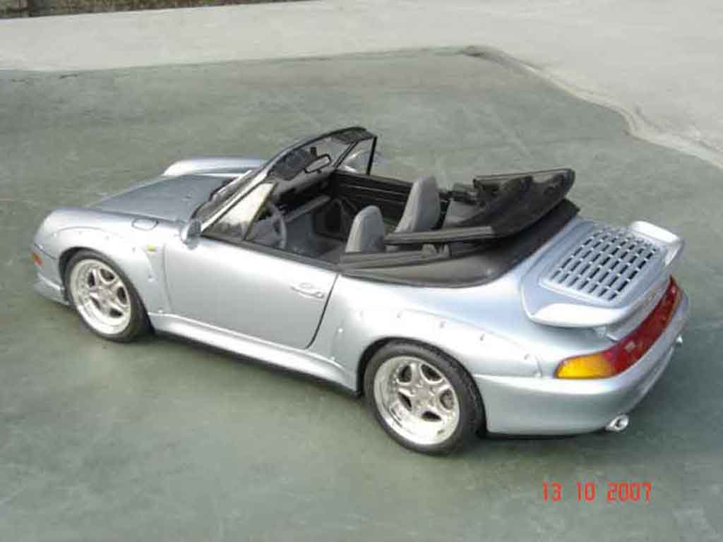Porsche 911 GT2 cabriolet 1/18 Ut Models