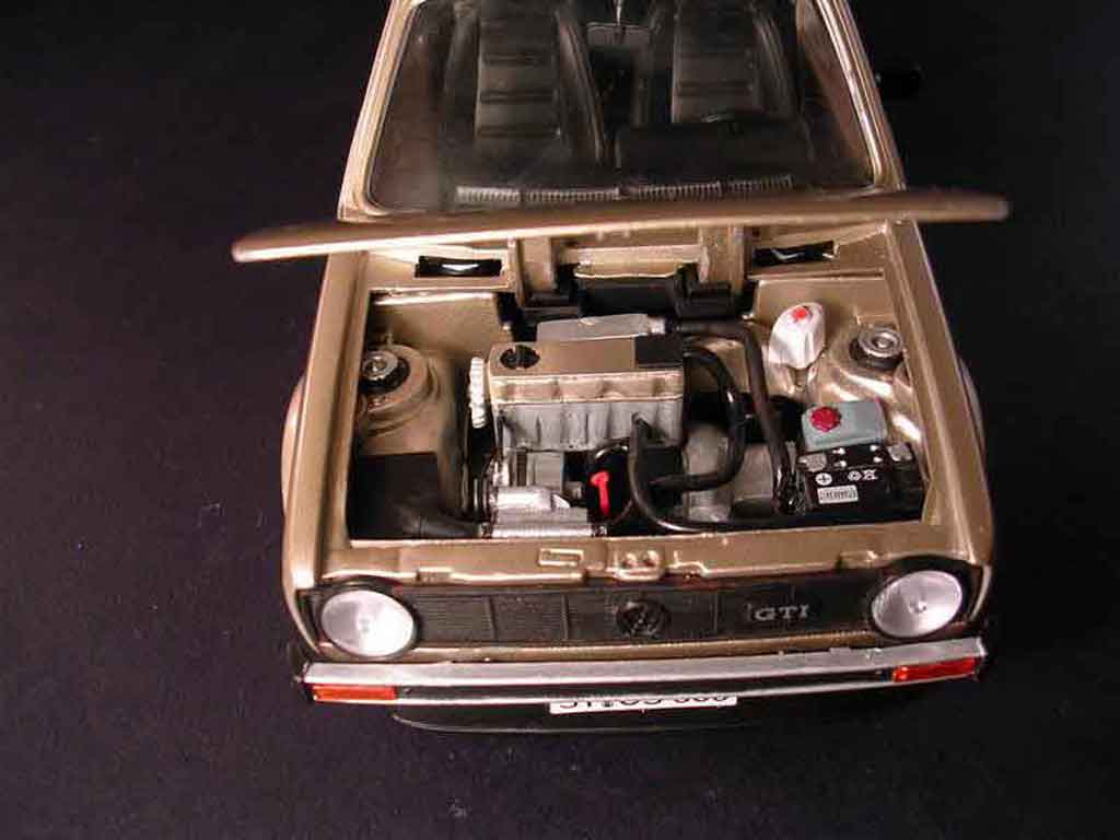 Volkswagen Golf GTI moteur g60 1/18 Solido